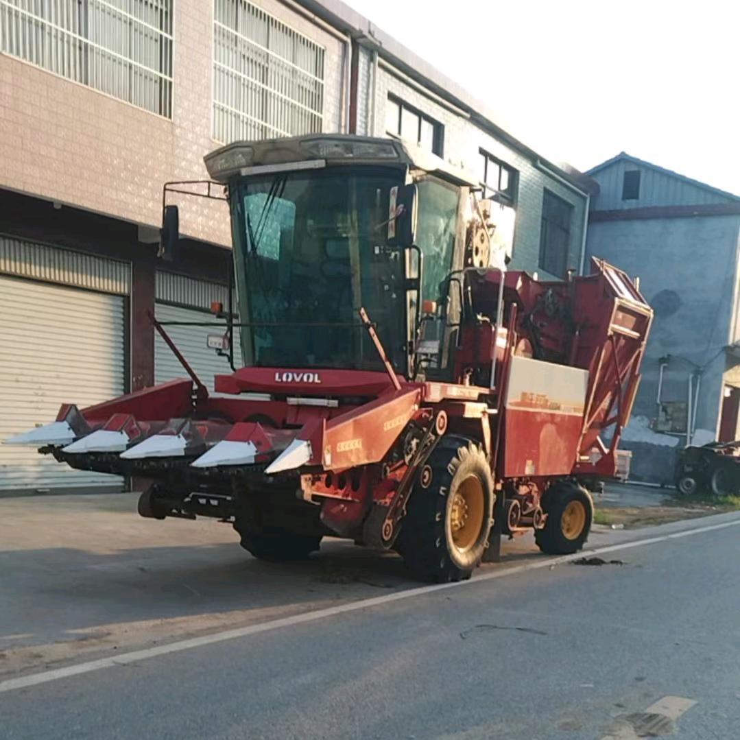 开玉米收割机！小麦收割机！室内装修吊顶