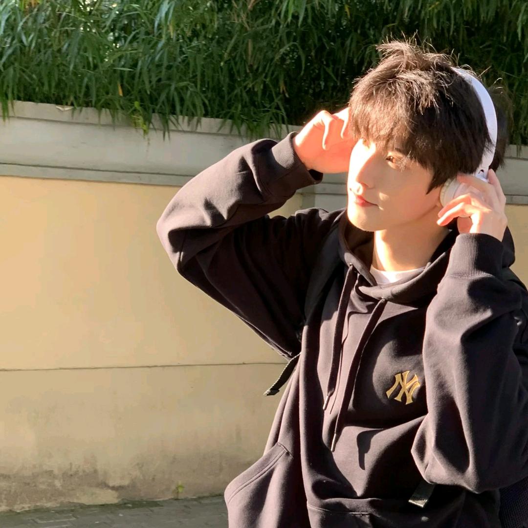 商莹头像