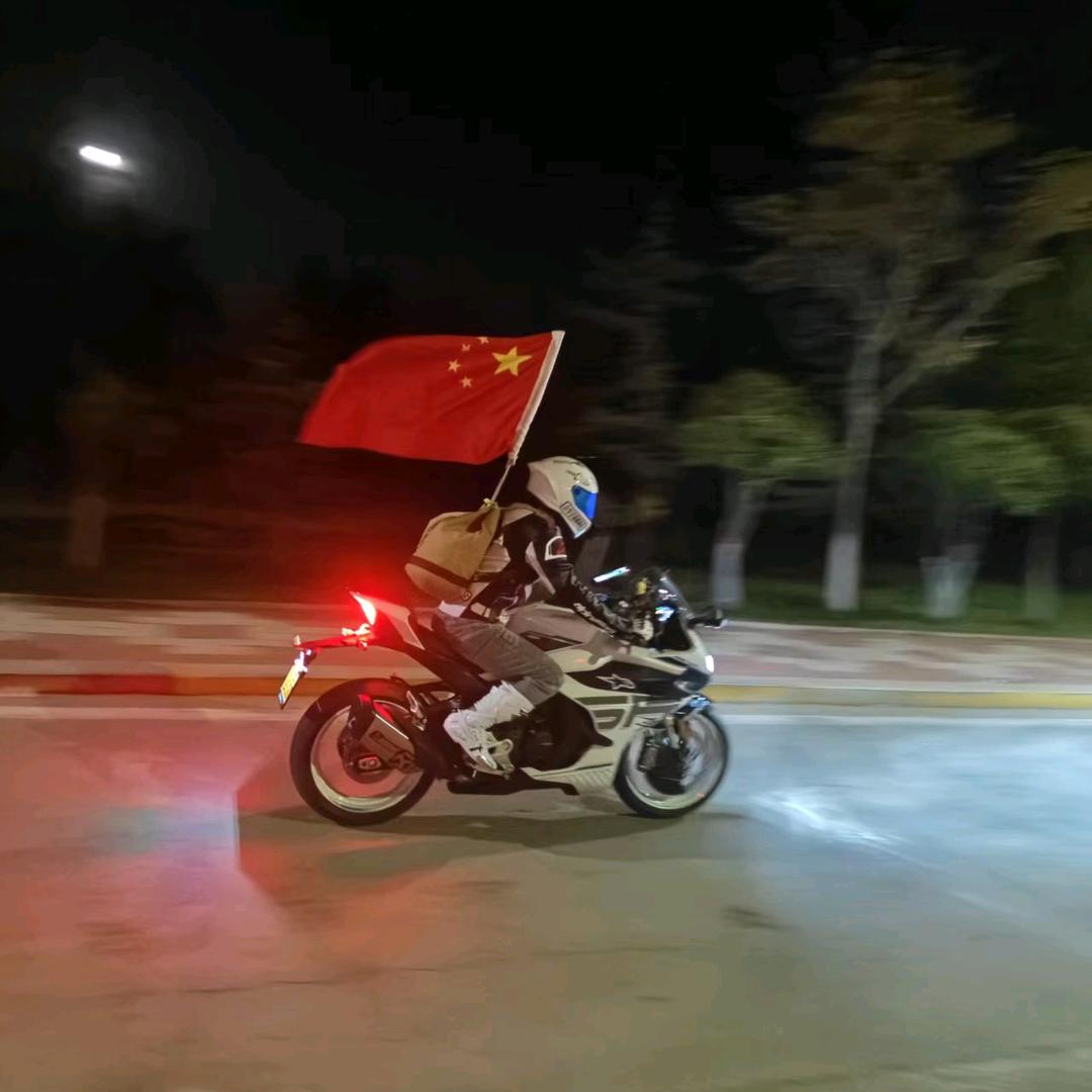 华子用嘴骑车🏍