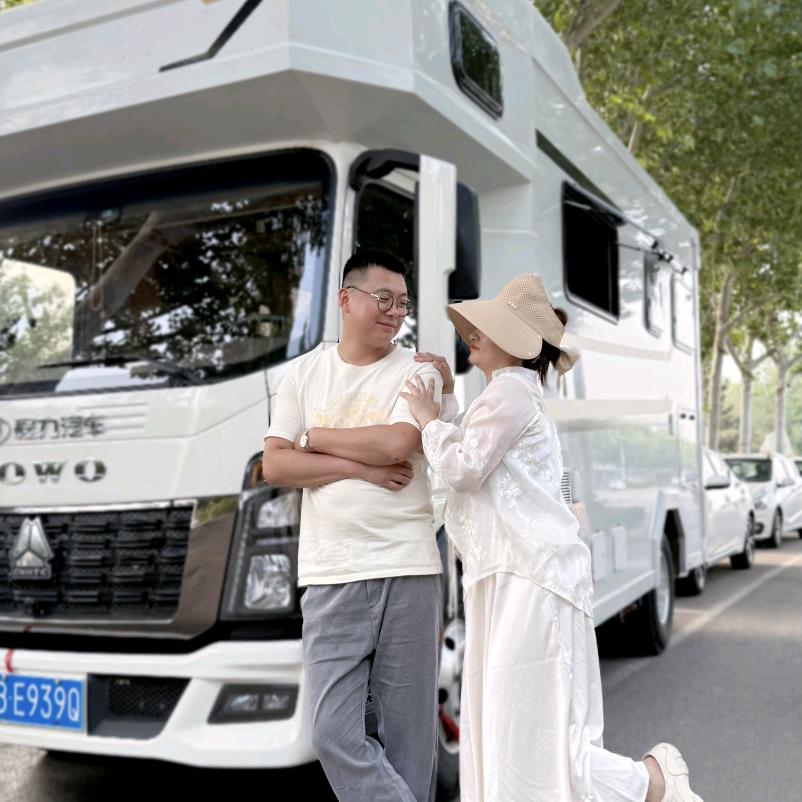 小李夫妇（环国度蜜月）