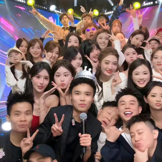 二狗，头都秃了