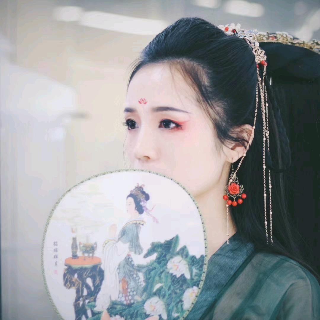 蔓草の甄宓