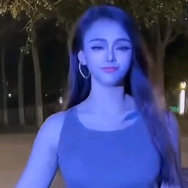 露露小妞