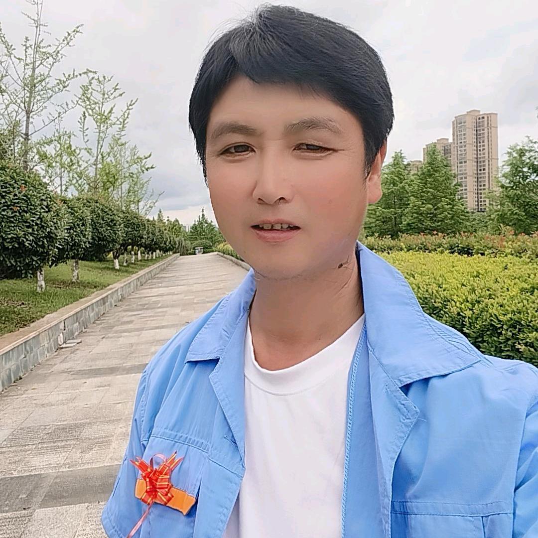 荣哥🎙（早上6点15分开播〉