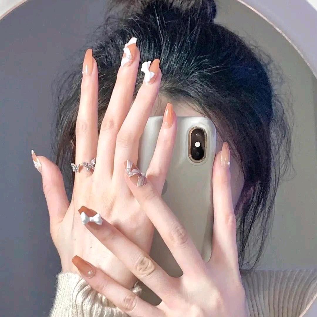 依二手工穿戴甲