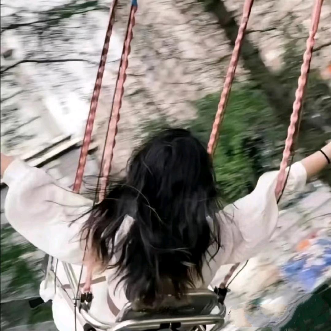 拥抱自己拥抱风。۶