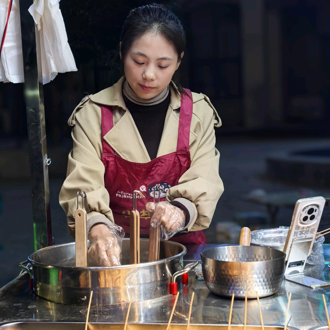 小板凳串串香麻辣烫