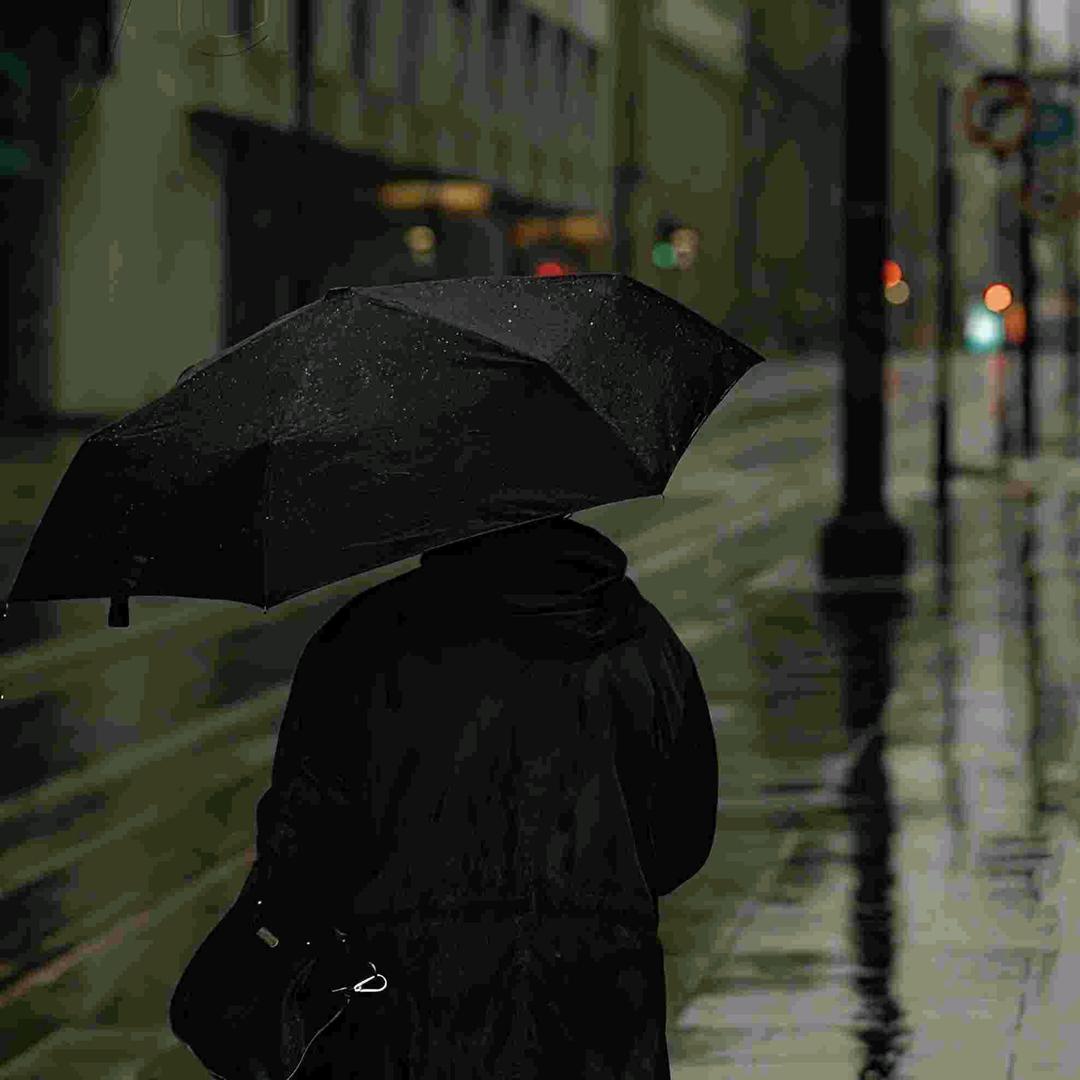 喜欢下雨天.