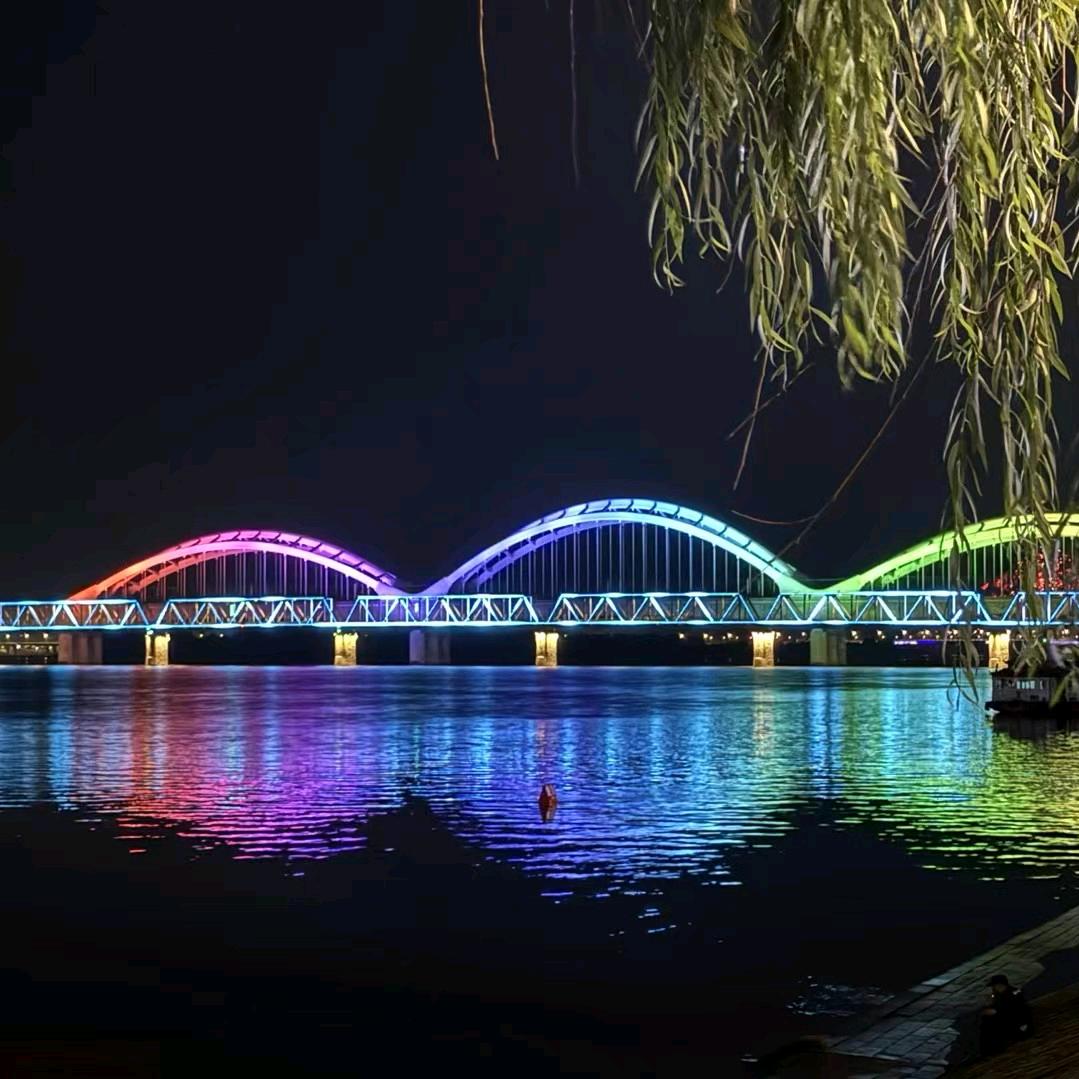 挤牙膏不从根挤