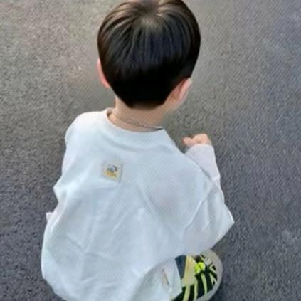 李拜六.