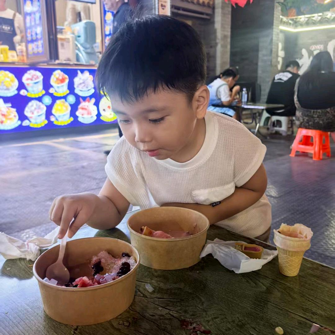 廊泊路谢浩轮胎店
