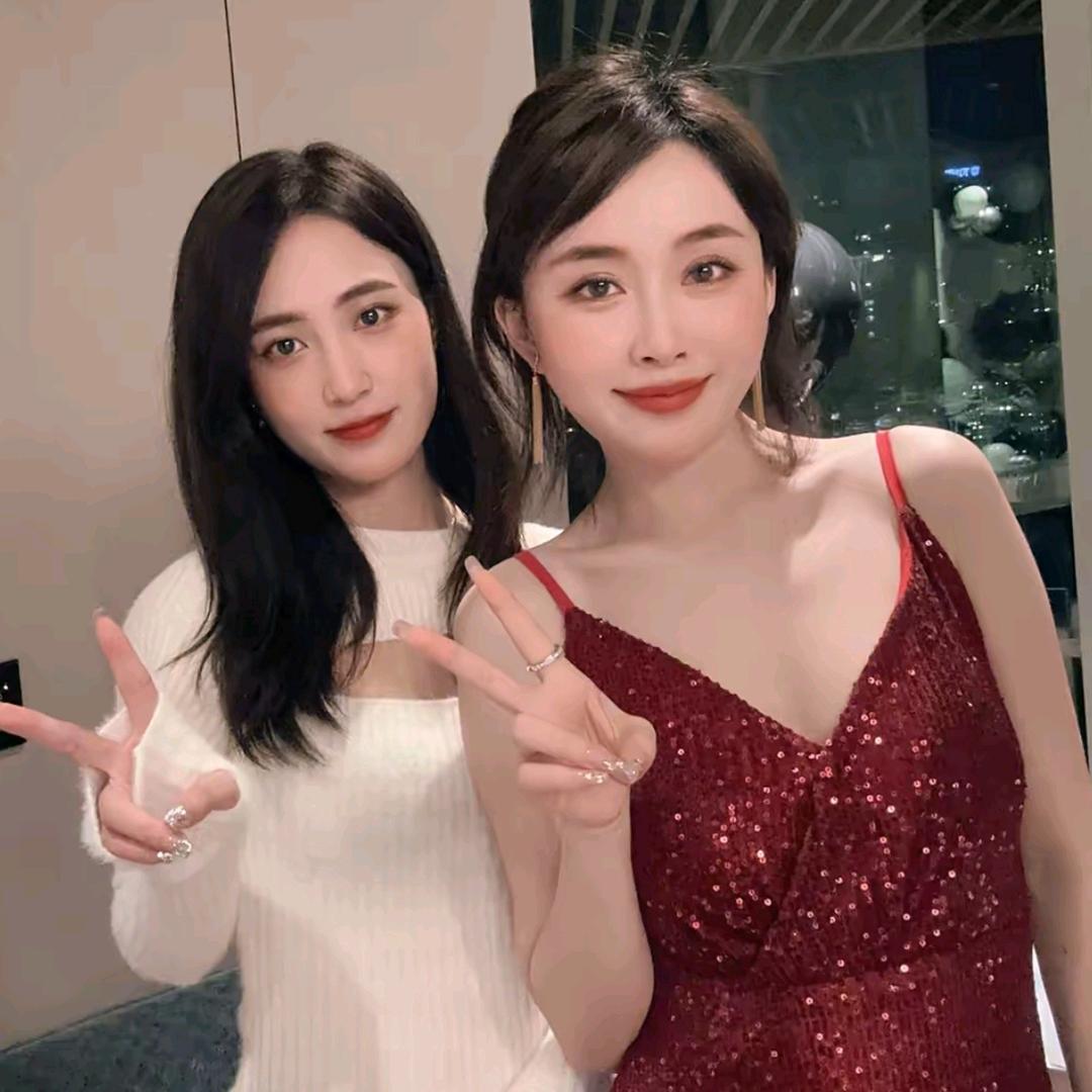 小允姐姐（穿搭日记）