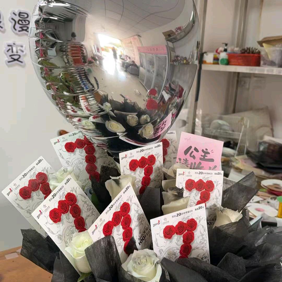 泪落，眼神绝不落魄
