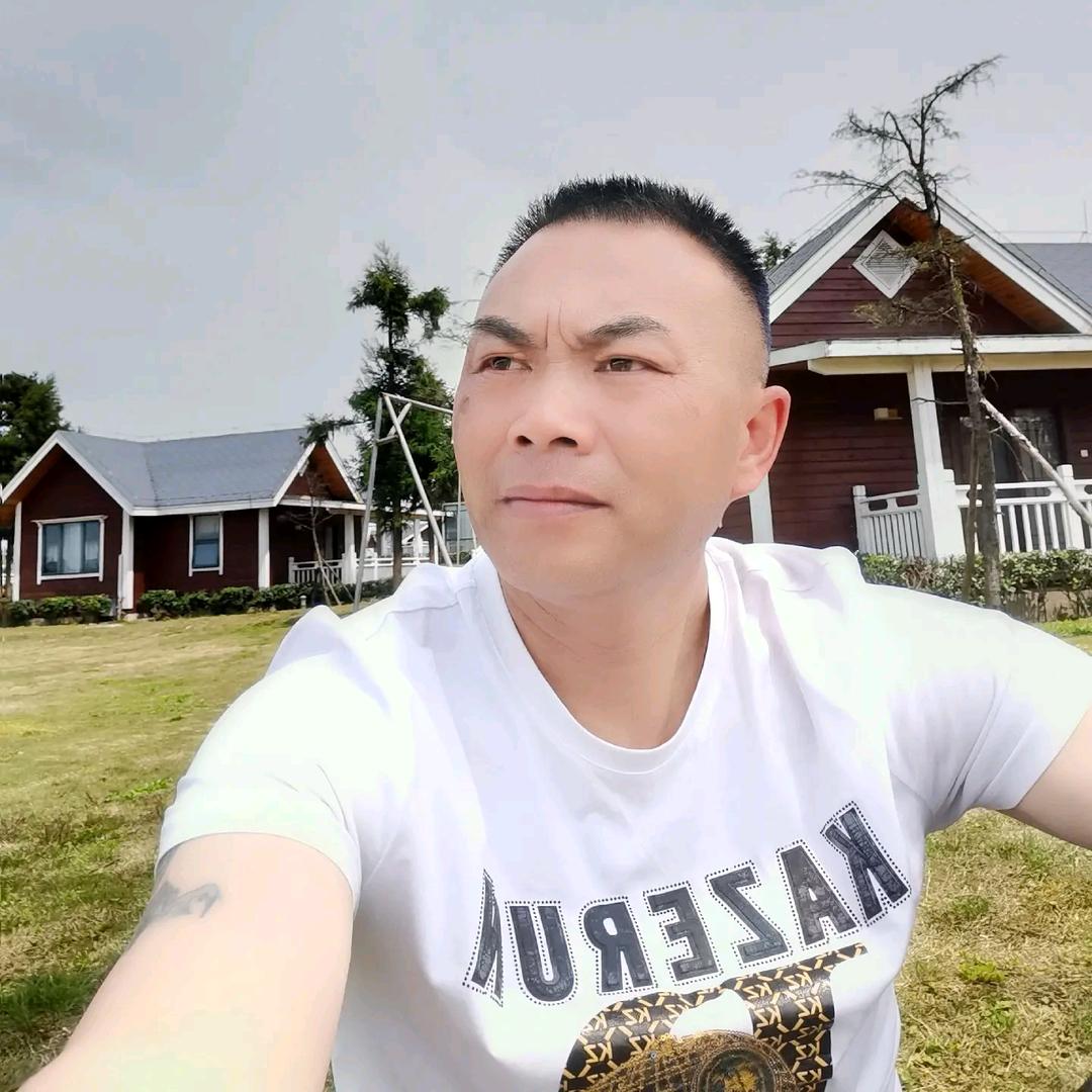 锅边舞男啊勇
