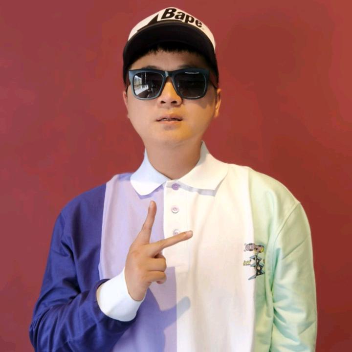 张小彤