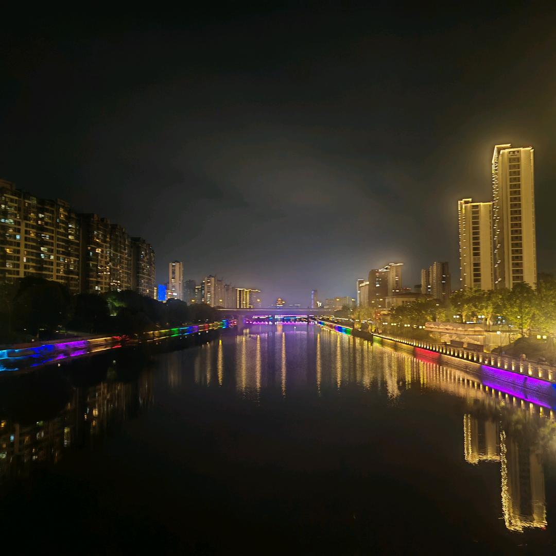 月亮湾(陆***城)