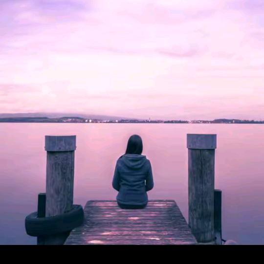 温柔的老阿姨。