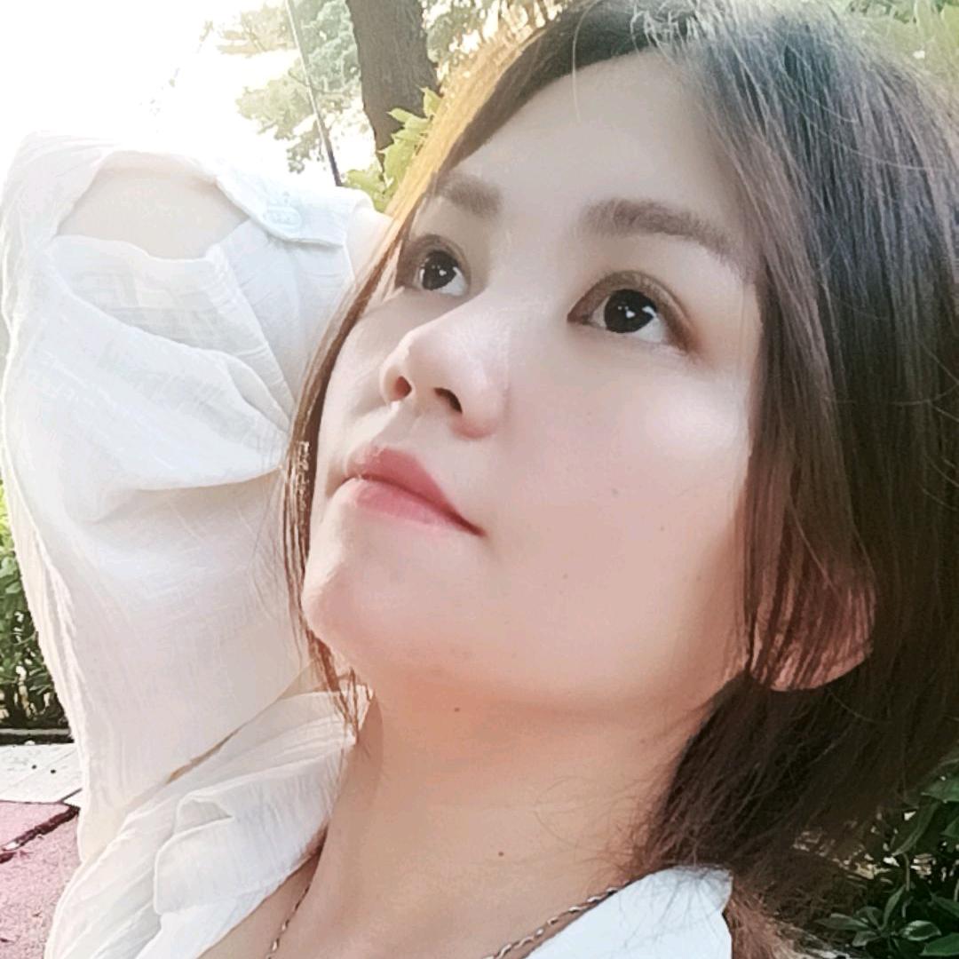 周默.