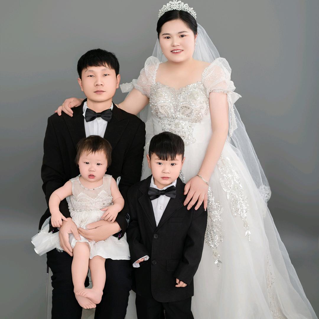 静静Dé垨护你。