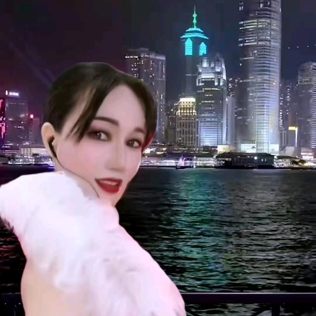 何丽萍