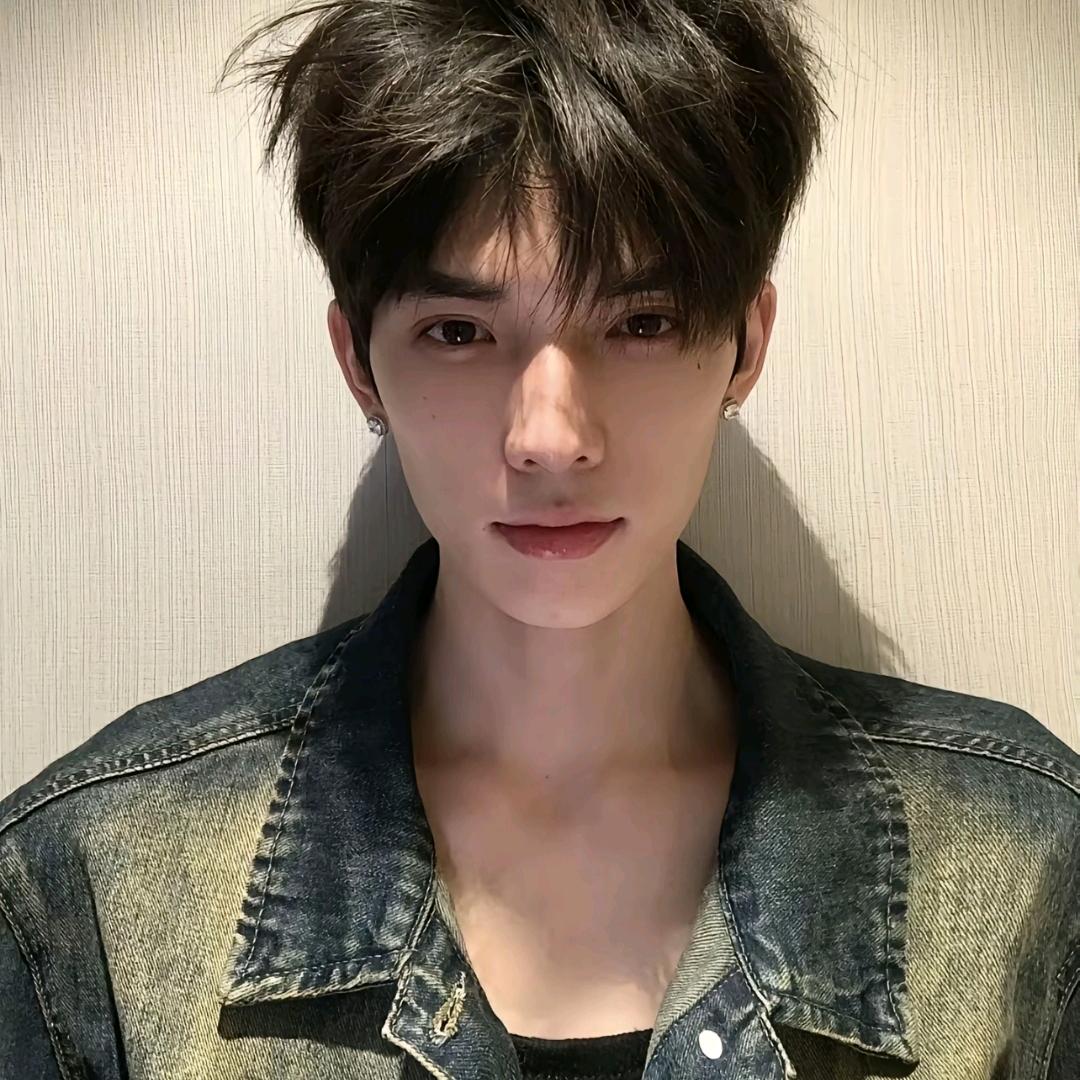 00后大学生收藏家（代帮养彩，入盒）