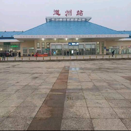 我是海口圆通速递上常晚班19点早上8点下