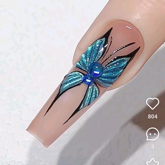 穿戴甲的老姐姐