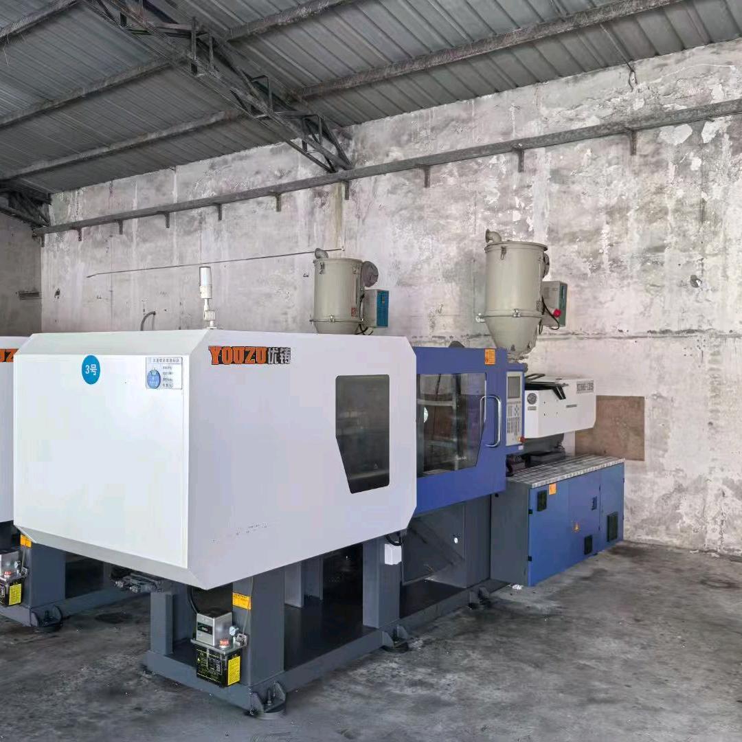 华明二手注塑机卖买与回收—小揭