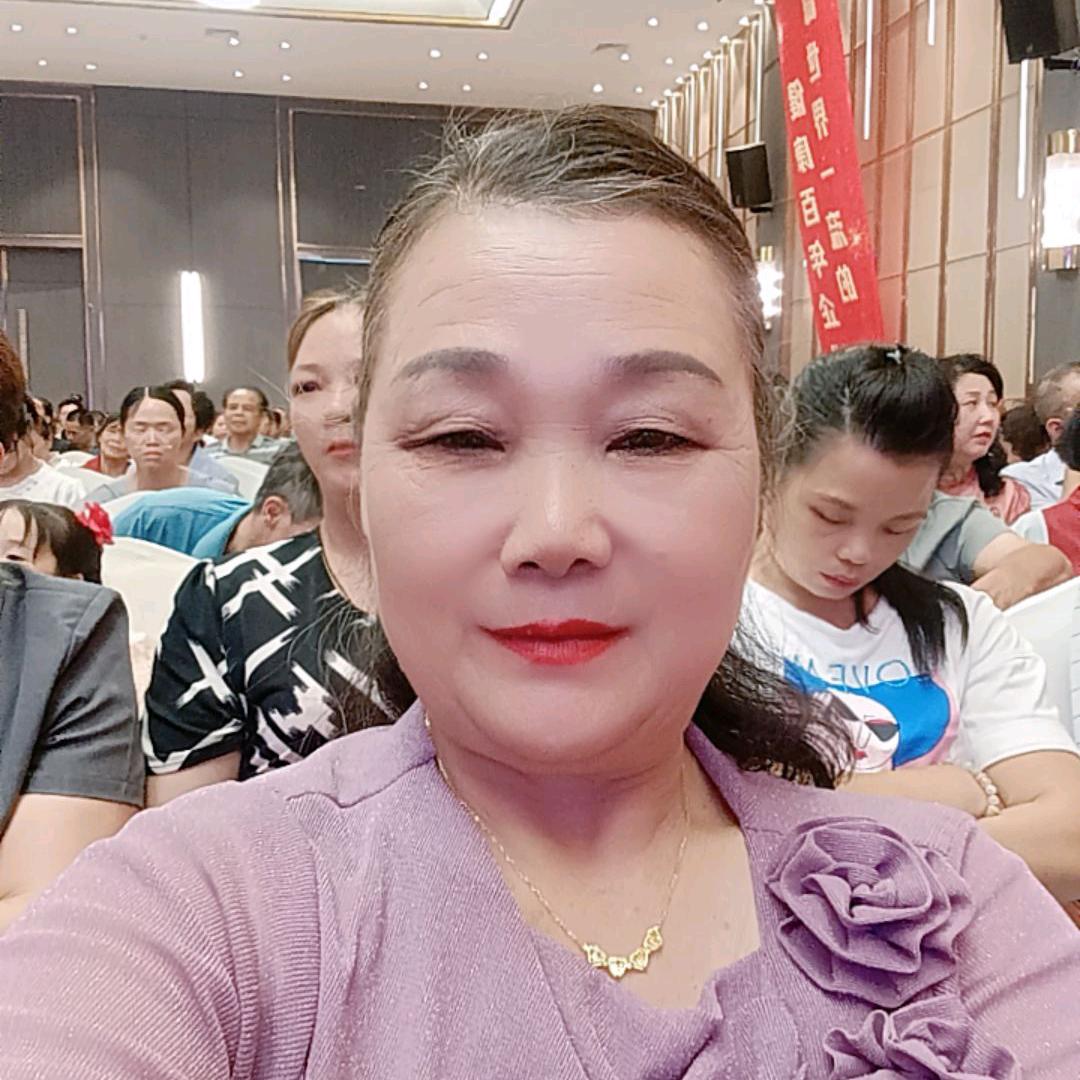 月姐每天早上9.10开播