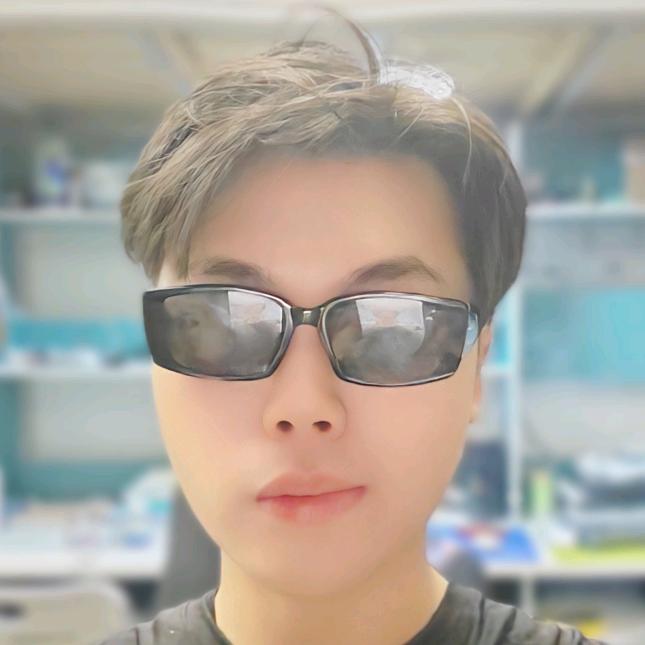 一只爱打LOL的神