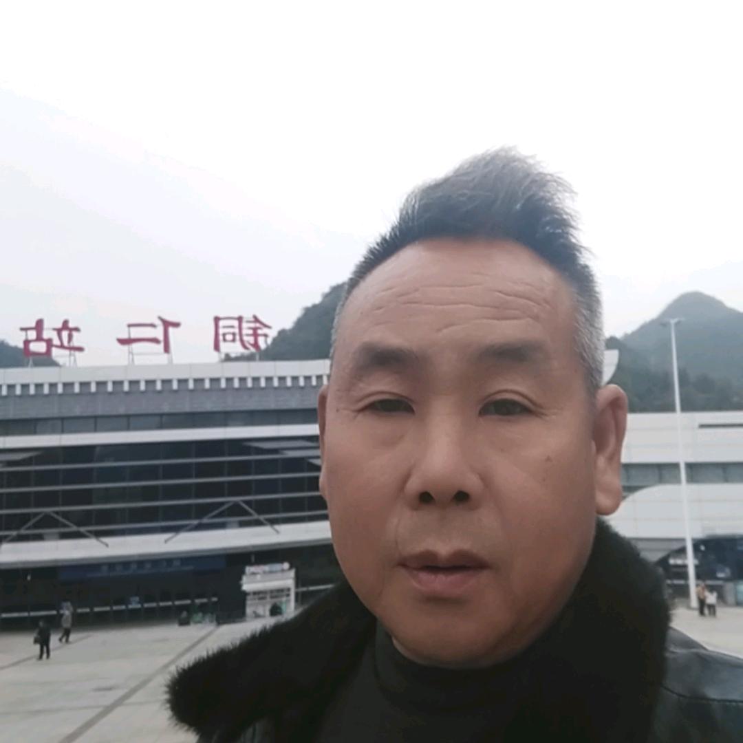 人的命天注定何不潇洒过人生