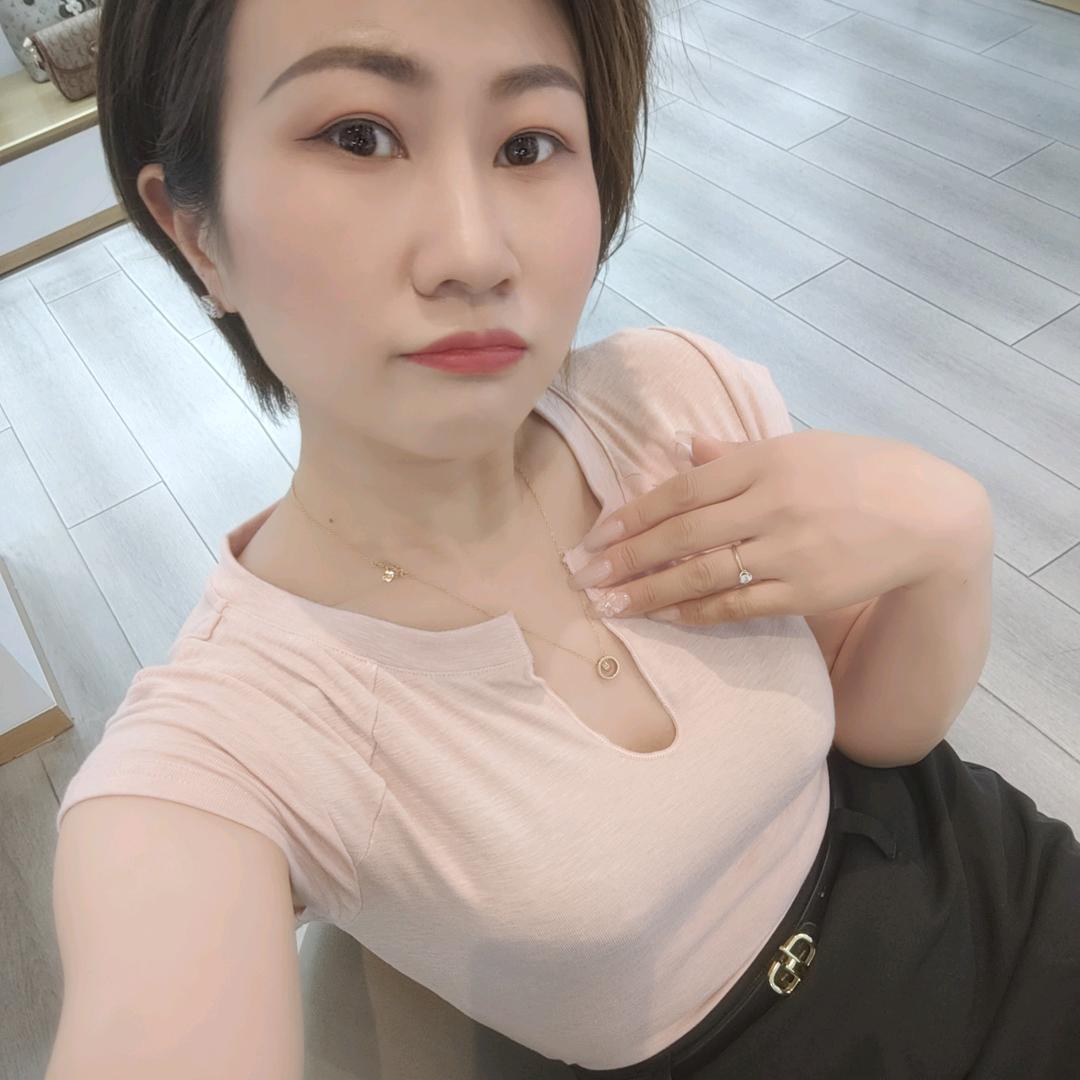 😜伶伶阿姨😎