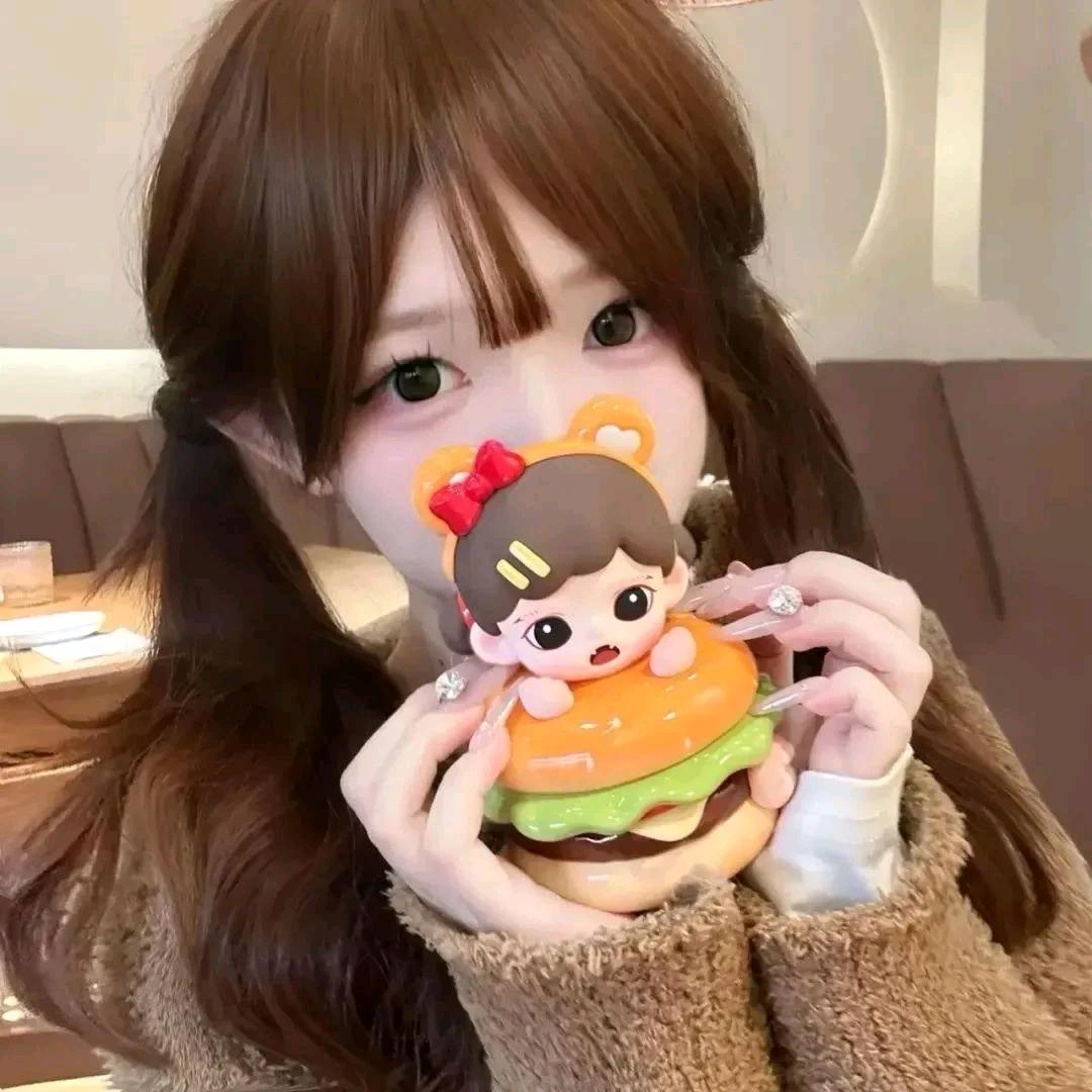 活着太饿了（一顿吃8个汉堡版）
