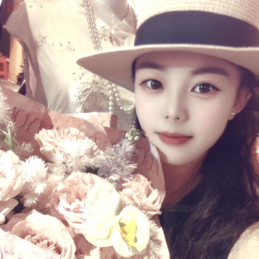 摆摊燕子（拒绝连赞）