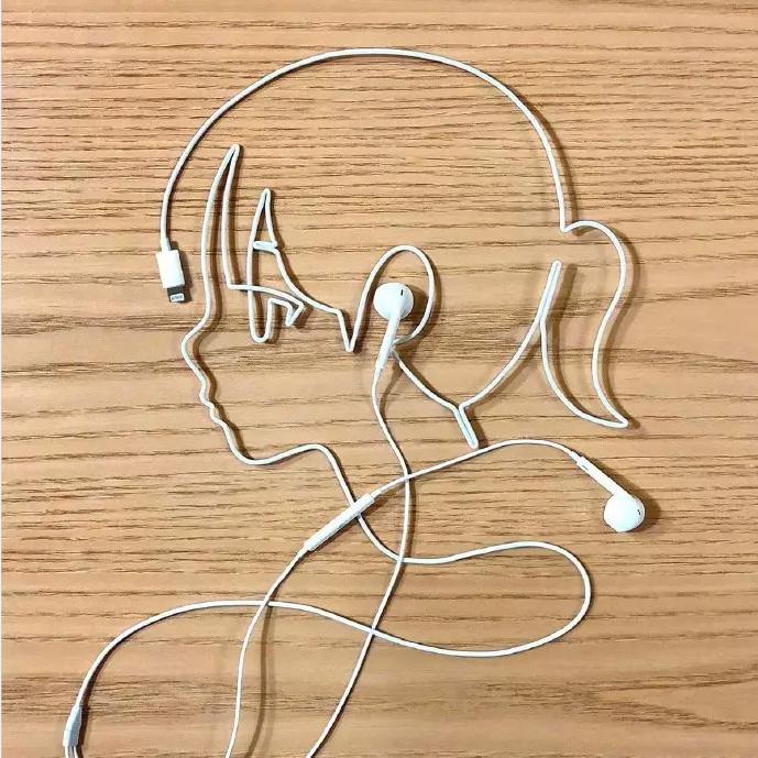 何言舍予头像