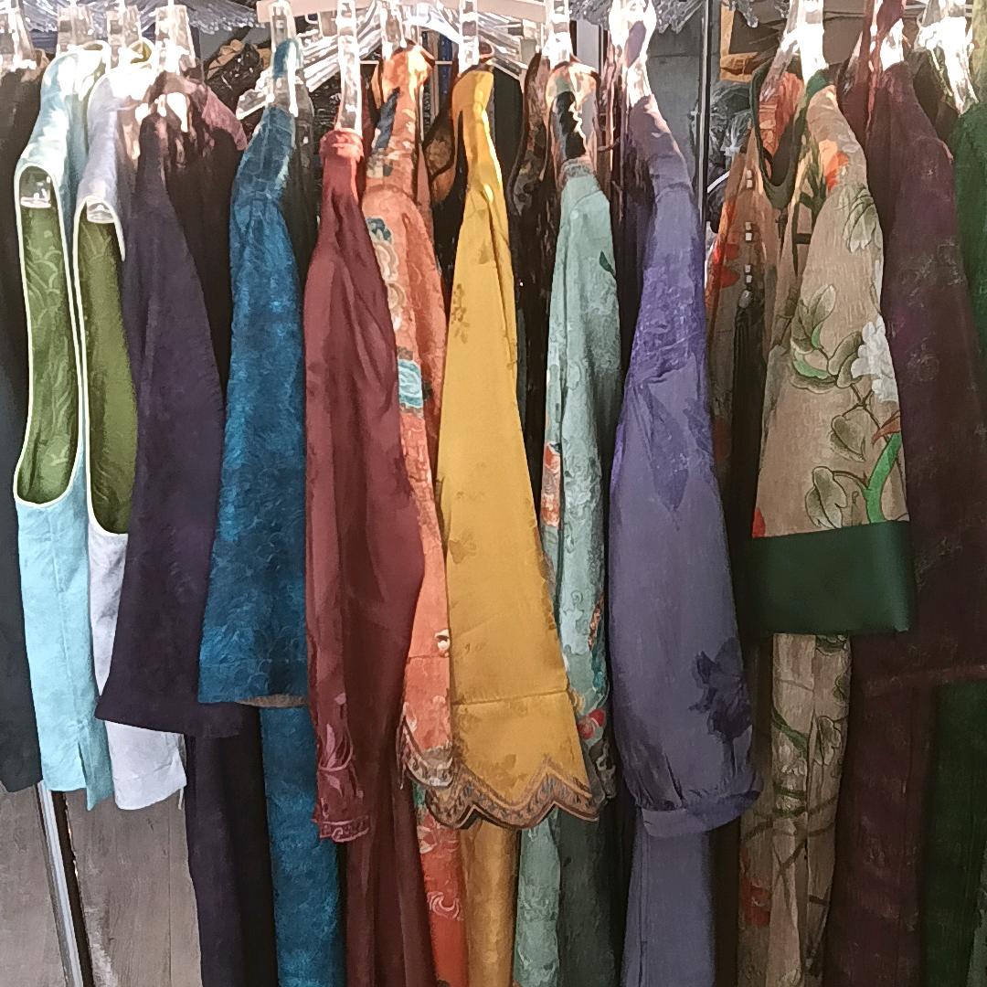 江锦纪真丝香云纱