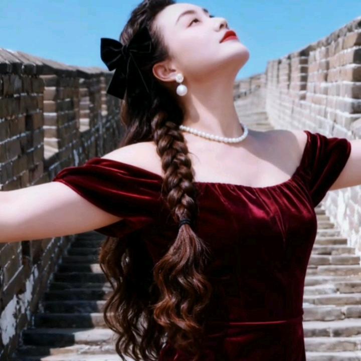 晴。空。万。李。