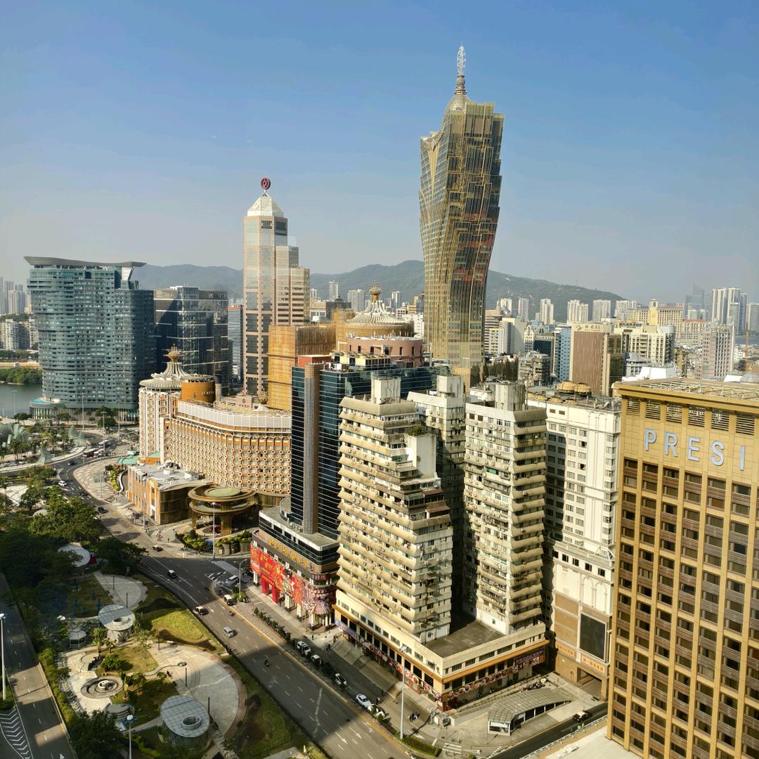 蓝天白云（军）