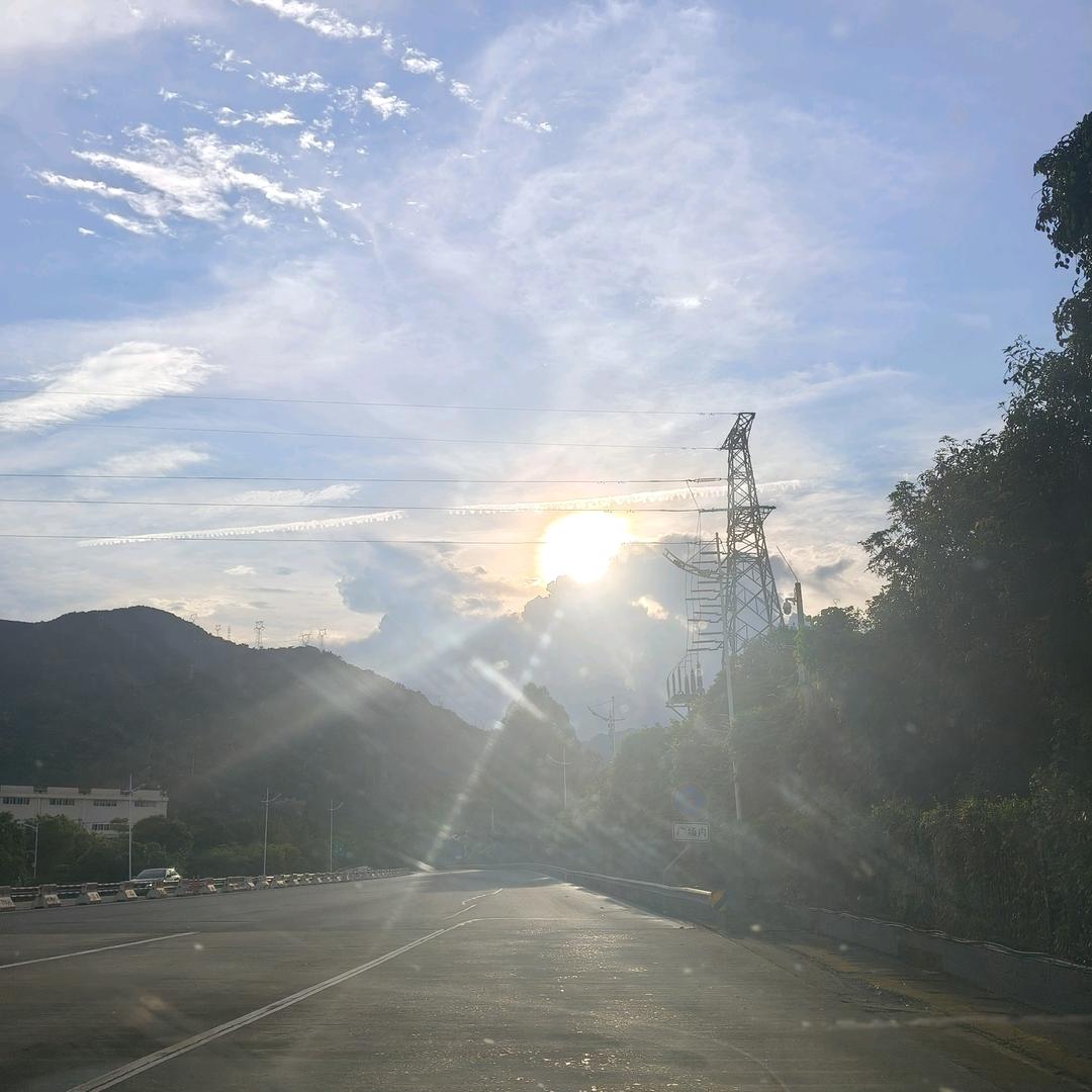 做自己的阳光☀️