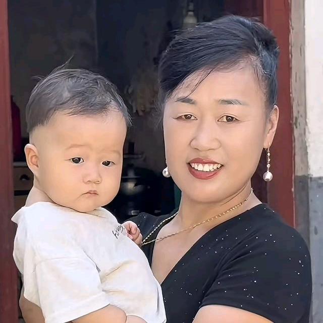 红姐(小爽妈）