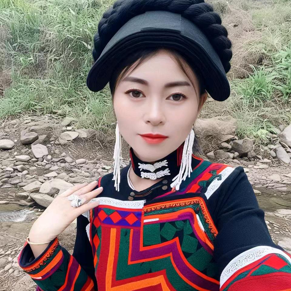 彝族姑娘
