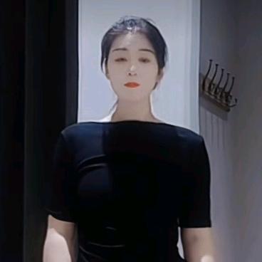 燕子摆摊卖寿司