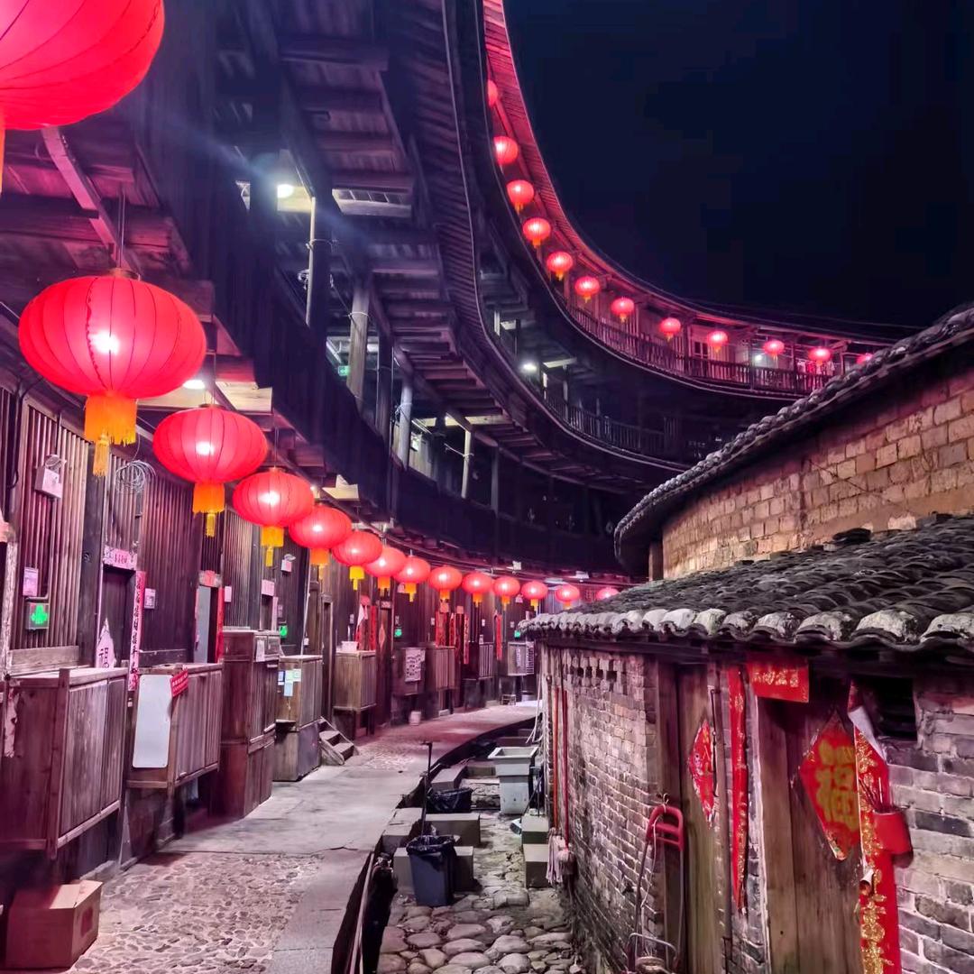 默默