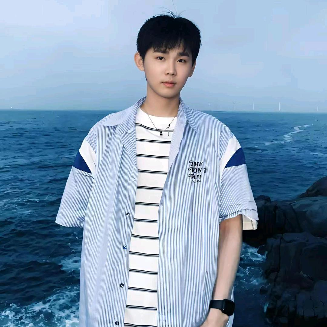 ꪜ万物为由繁华落幕丶