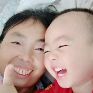 幸福一家人。