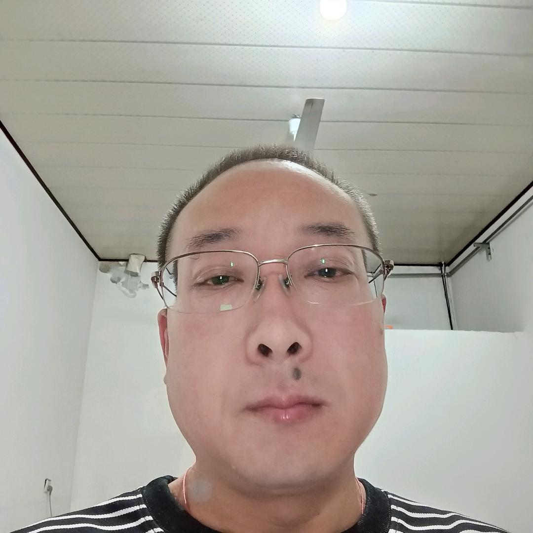 遨游太空
