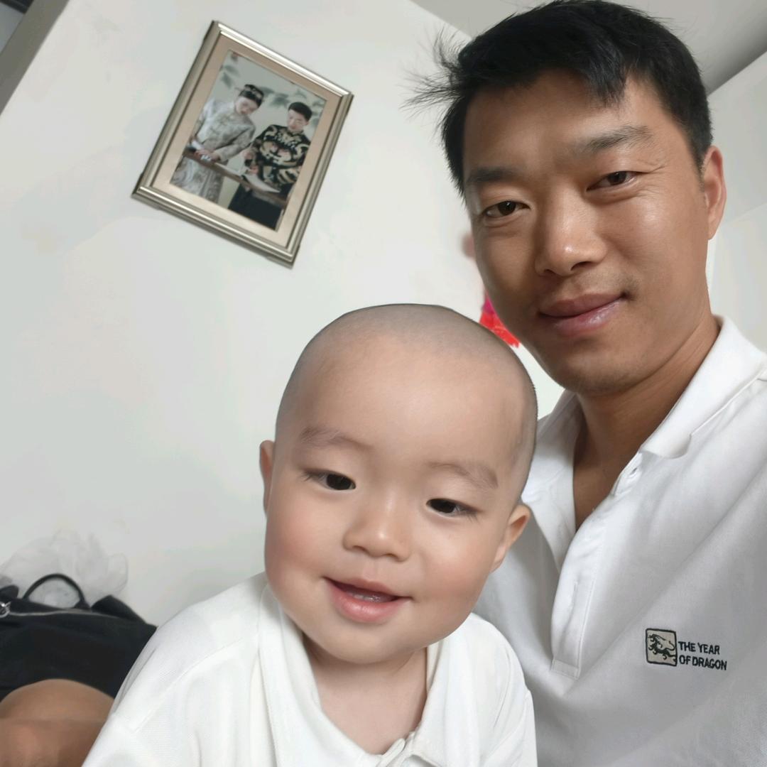 昆明信息部带尾板小朱