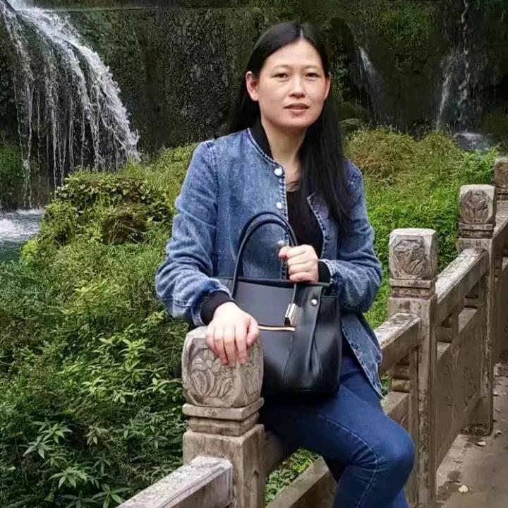 姹紫妍红