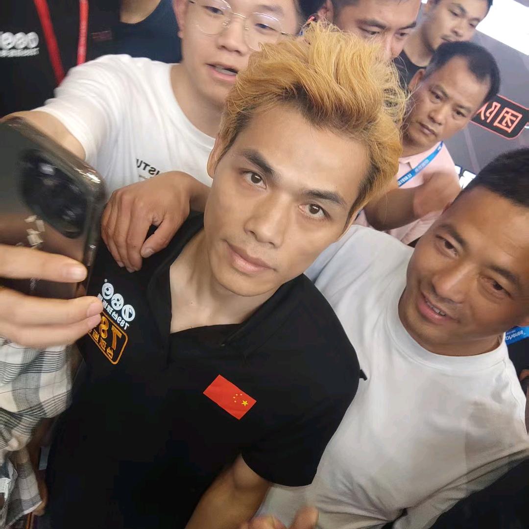 独牙。乔氏台球俱乐部