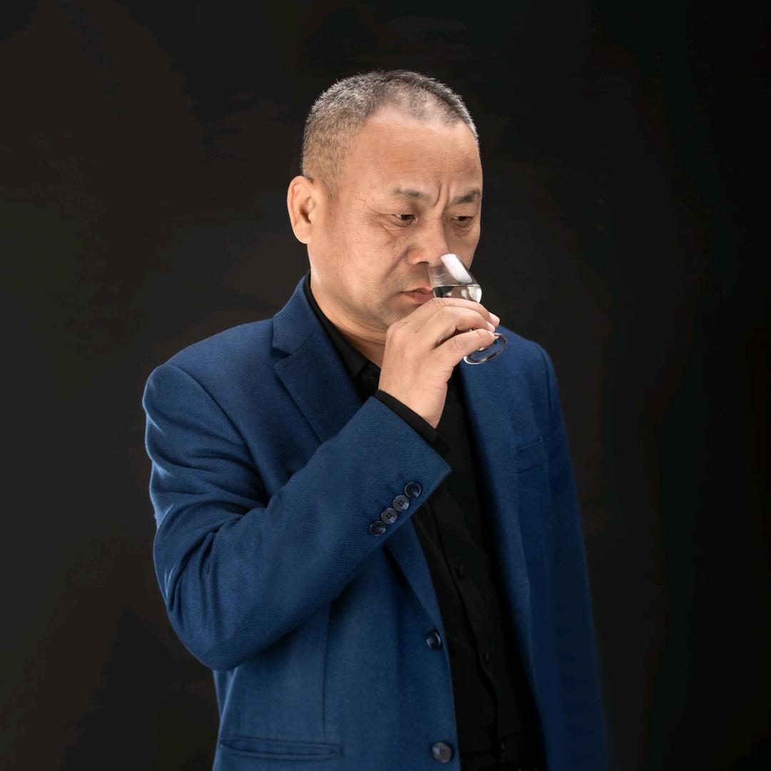 光酱冠品酒类专卖店